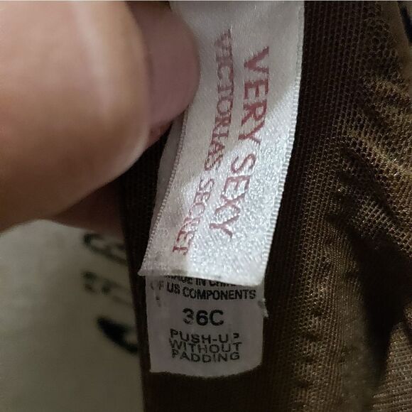 Victoria Secret bra 36C - Picture 3 of 3